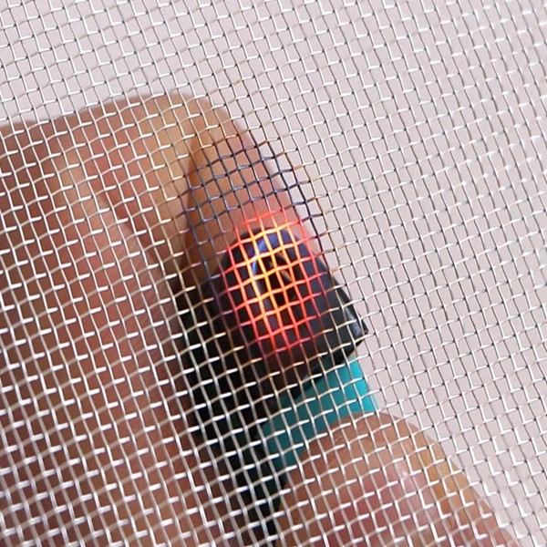 0.24mm 1.2mm 오픈 사이즈 알루미늄 곤충 스크린 창문 설치가 쉽다